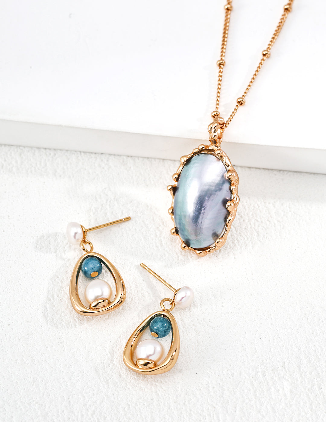 pearl earrings image 2