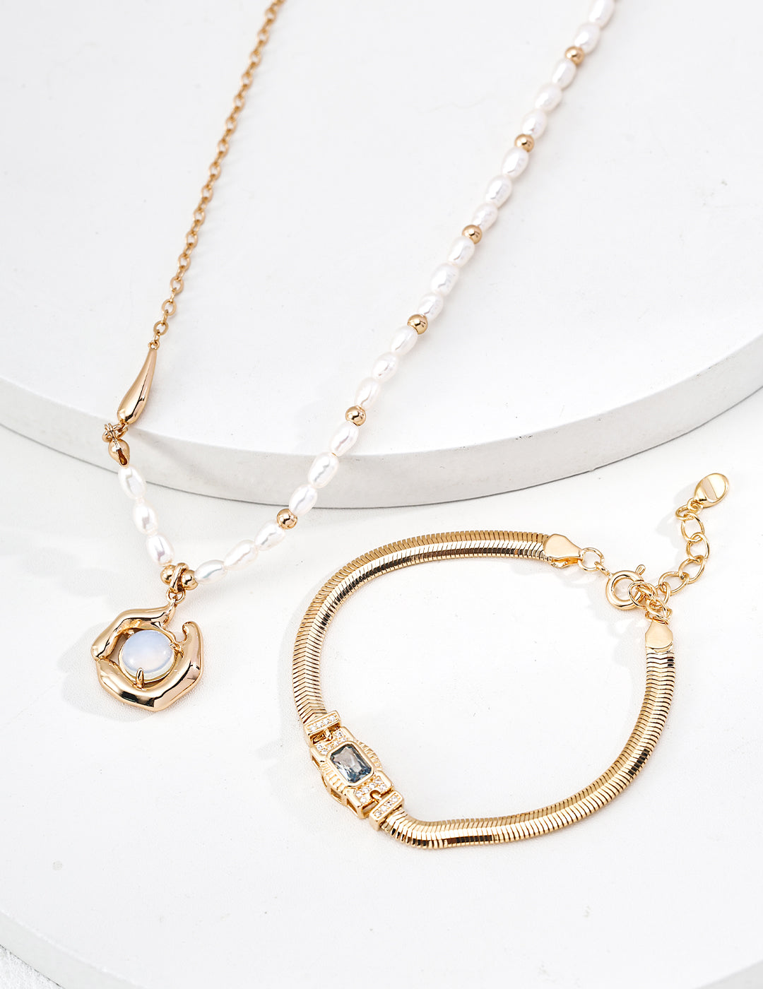 zircon bracelet image 2