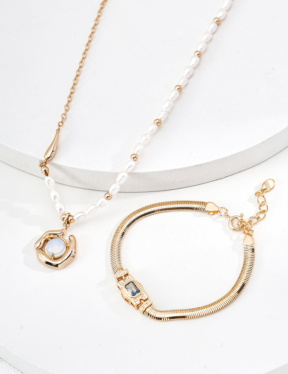 zircon bracelet image 2