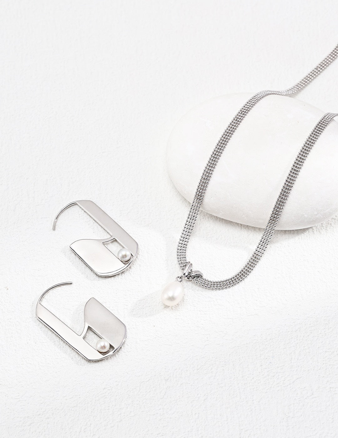 Sterling silver pearl necklace image 1