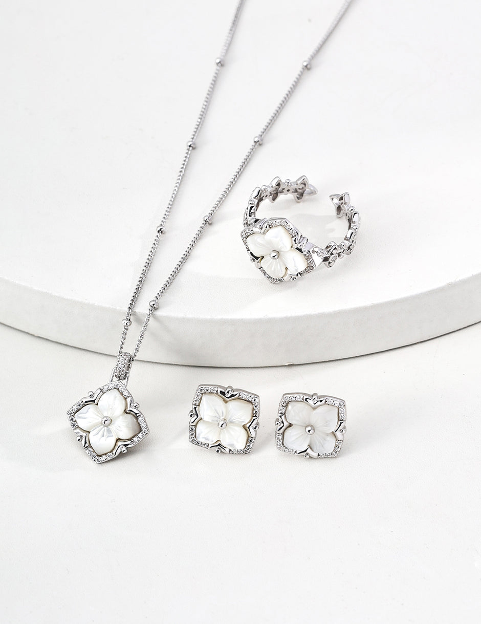 Regal Four-Leaf Clover Necklace Collection