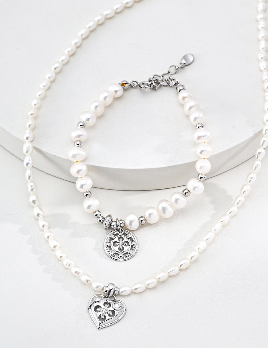 Button Pearl Bracelet