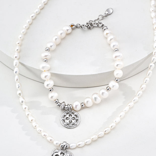 Button Pearl Bracelet